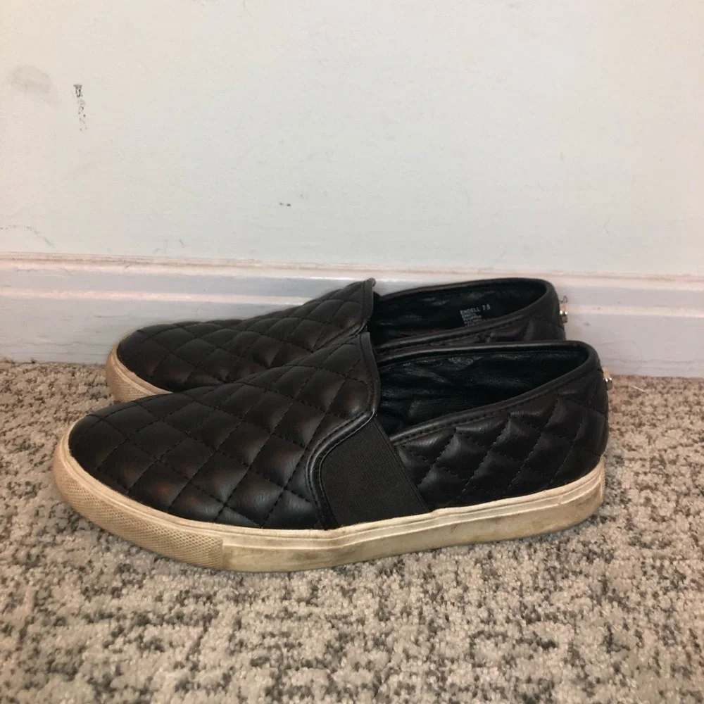 Steve Madden Black Endell Quilted Slip On Shoes Size 7.5